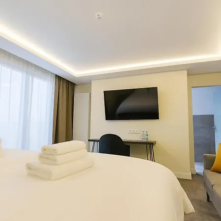 3 Monkeys מלון שטיינפורט